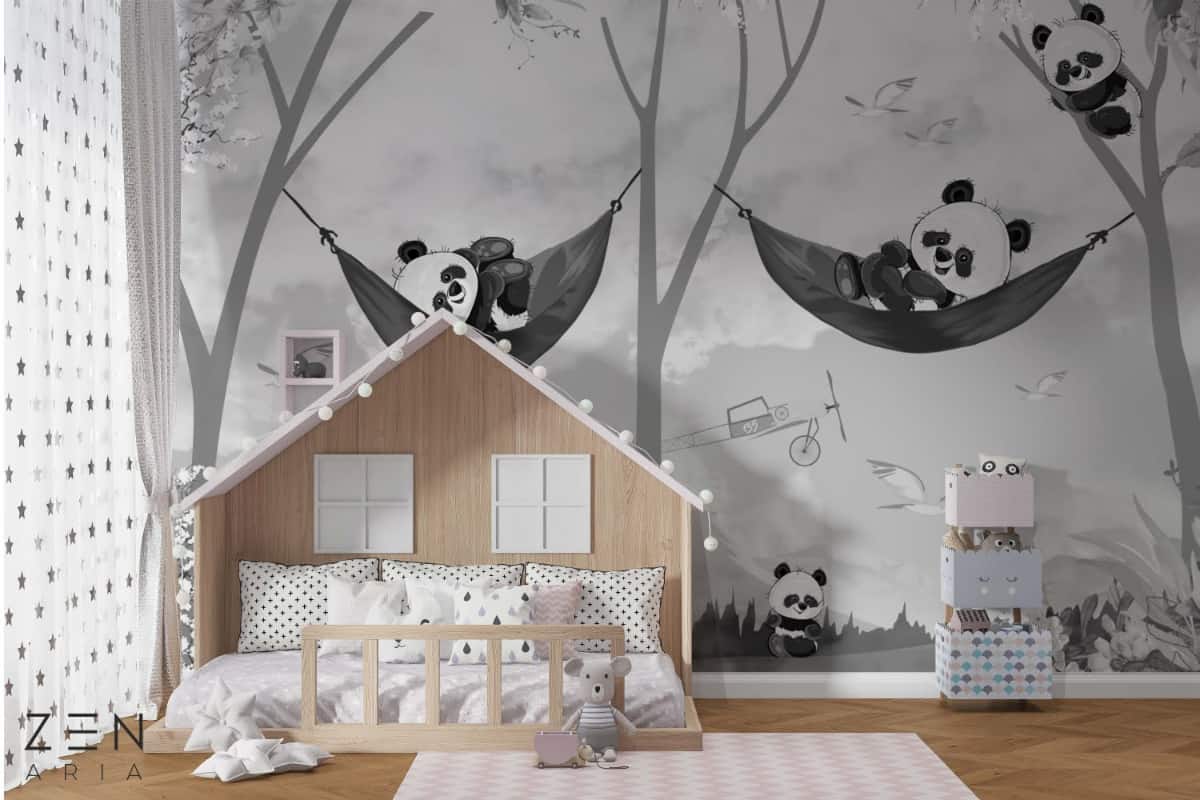 Amenajari camera de fete - tapet cu ursi panda in padure, pat in forma de casuta_1